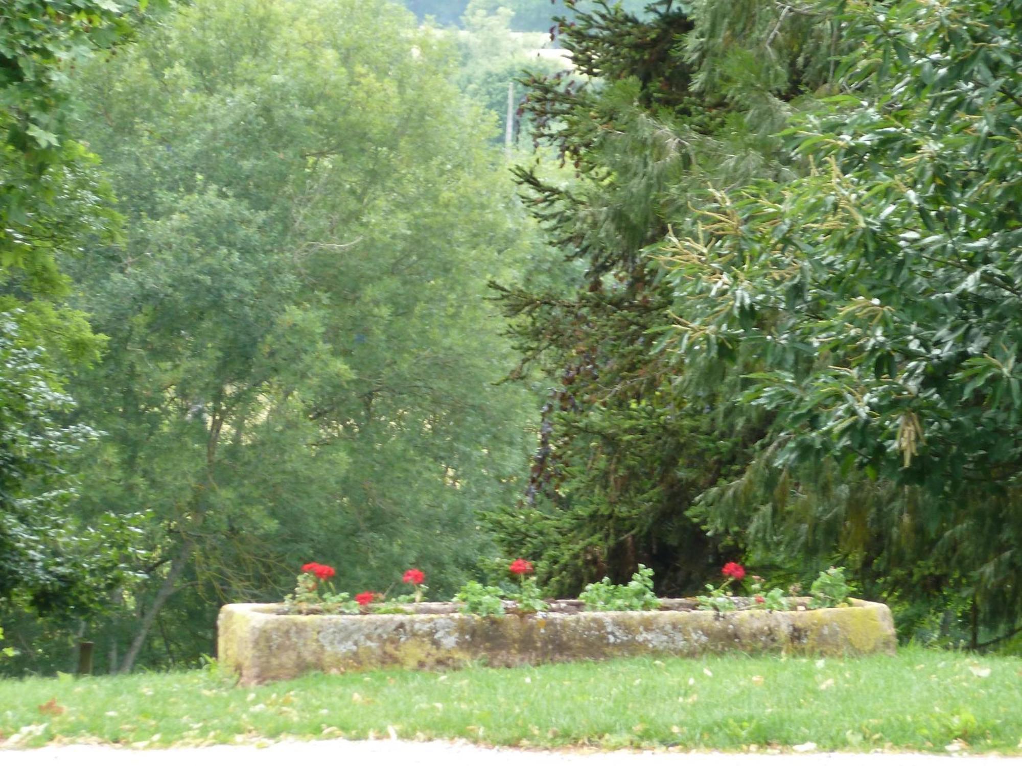Chateau De Clusors Saint-Menoux Exterior photo